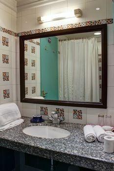 होटल Palace On Ganges - Heritage 3*