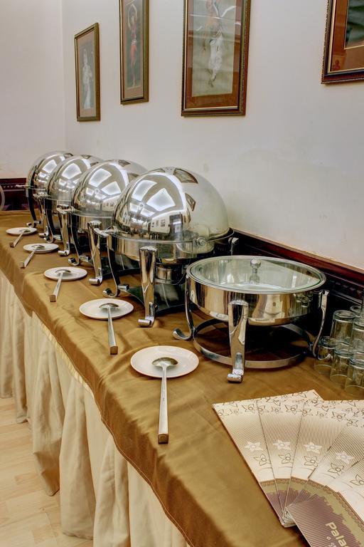 Palace On Ganges - Heritage 3*