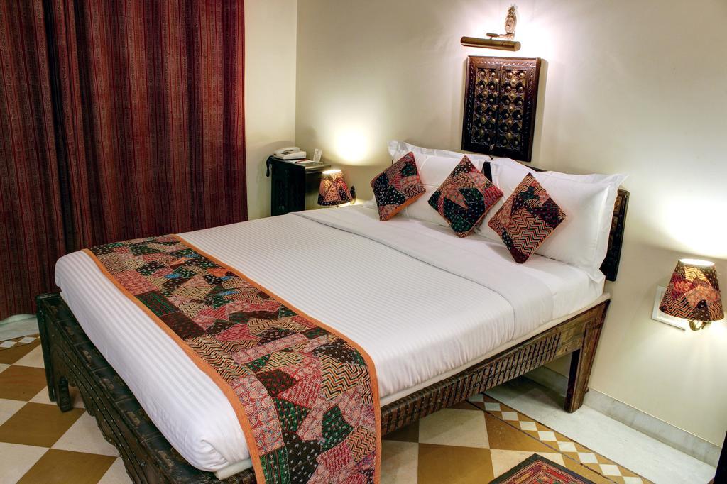 Palace On Ganges - Heritage