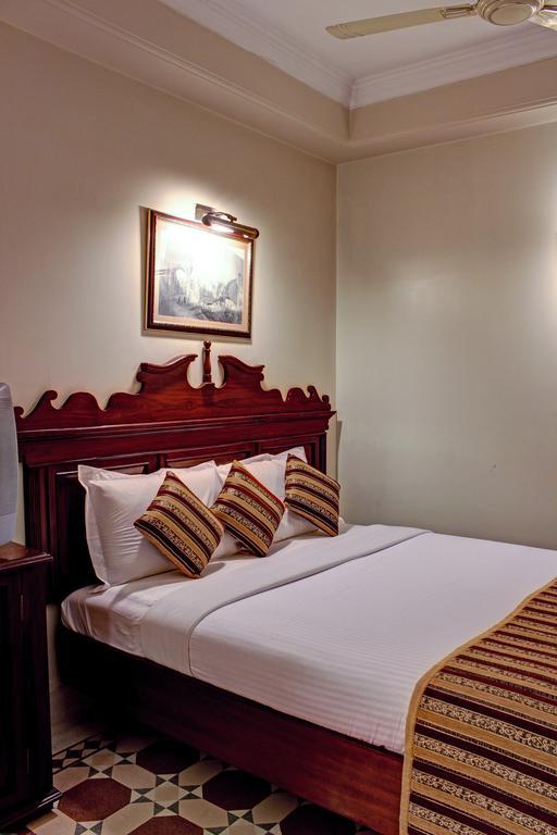 Palace On Ganges - Heritage Hotel 3*