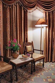 Palace On Ganges - Heritage